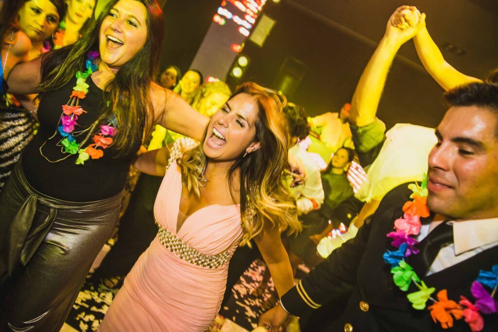 Matrimonio de Cata y Andres en Viña Del Mar, Club Naval Las Salinas – foto de Antonio Orellana (159)