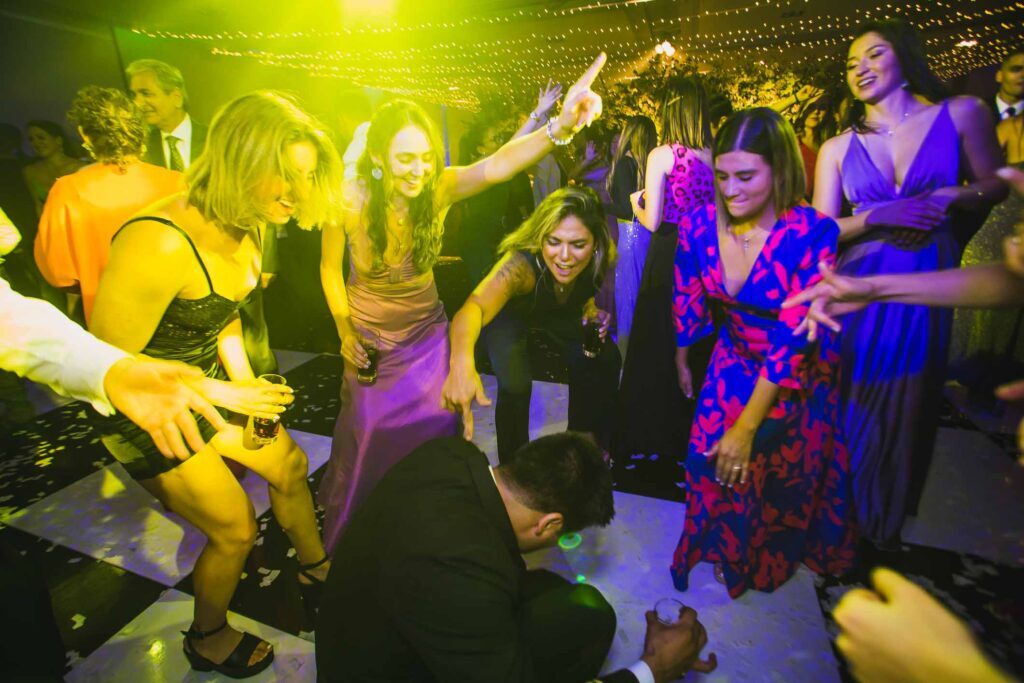 Matrimonio de Cata y Andres en Viña Del Mar, Club Naval Las Salinas – foto de Antonio Orellana (122)