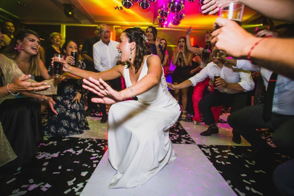 Matrimonio de Cata y Andres en Viña Del Mar, Club Naval Las Salinas – foto de Antonio Orellana (110)
