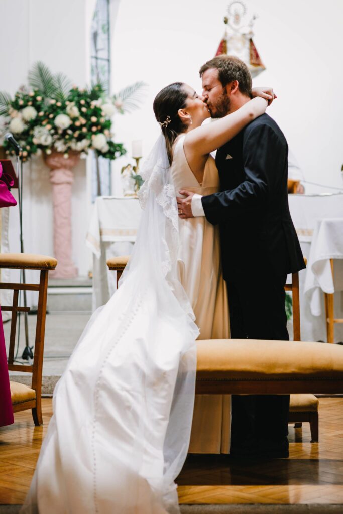 Matrimonio de Cata y Jose en Santiago, Estadio Español – foto de Antonio Orellana (92)