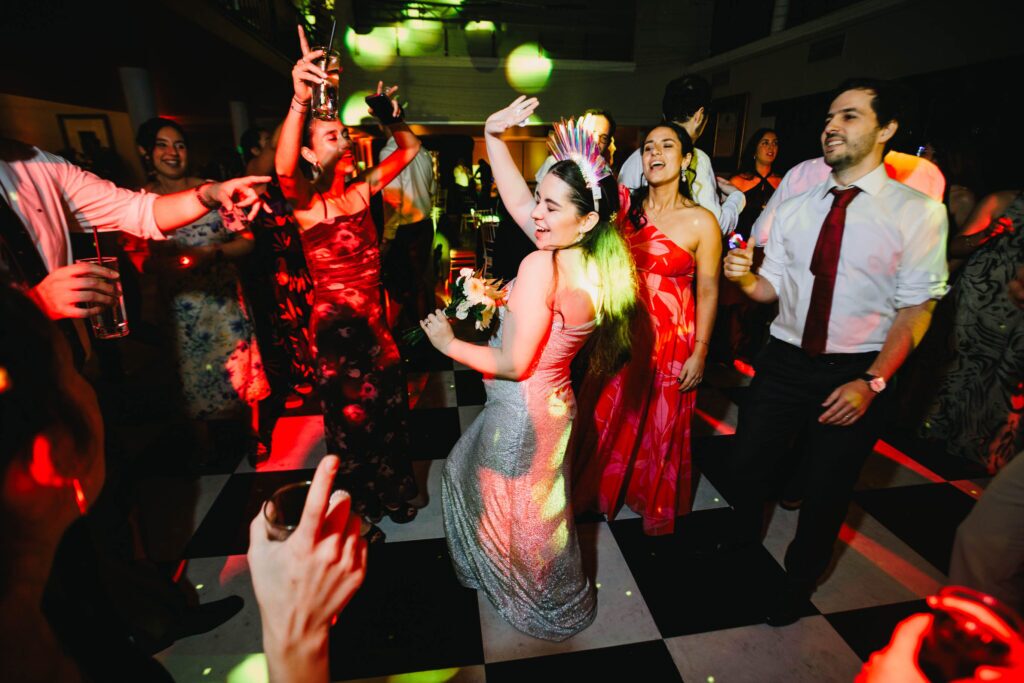 Matrimonio de Cata y Jose en Santiago, Estadio Español – foto de Antonio Orellana (180)