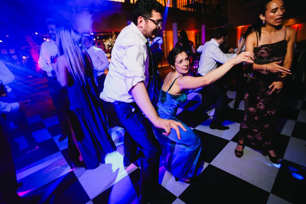 Matrimonio de Cata y Jose en Santiago, Estadio Español – foto de Antonio Orellana (166)