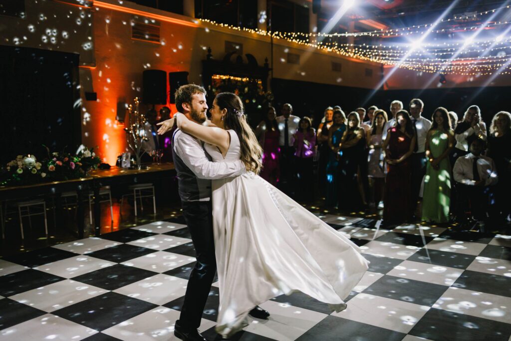 Matrimonio de Cata y Jose en Santiago, Estadio Español – foto de Antonio Orellana (142)