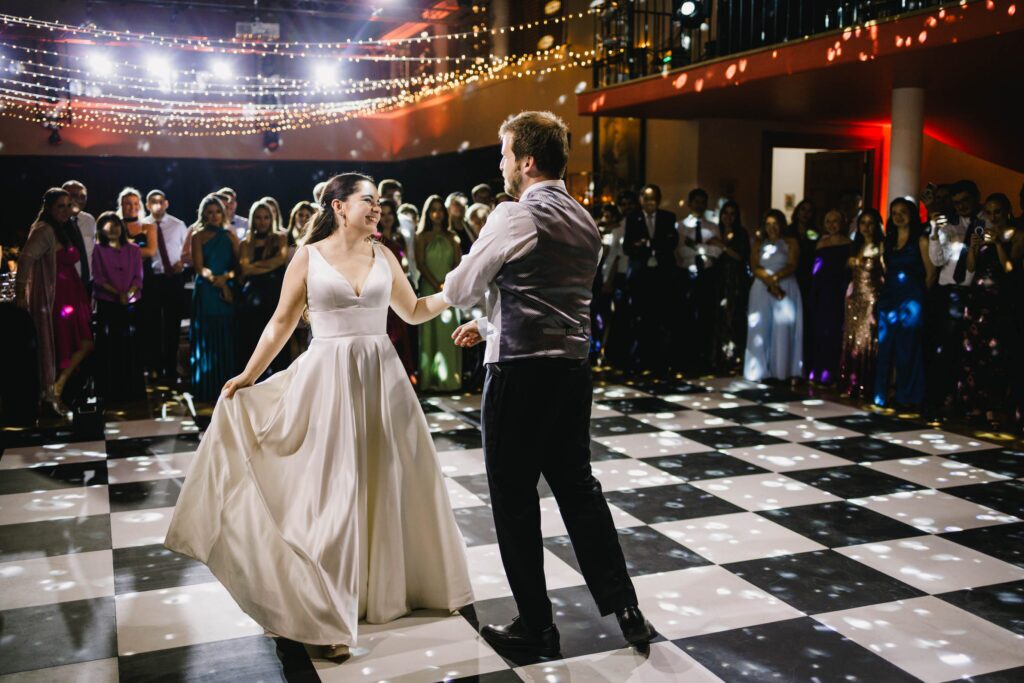 Matrimonio de Cata y Jose en Santiago, Estadio Español – foto de Antonio Orellana (137)