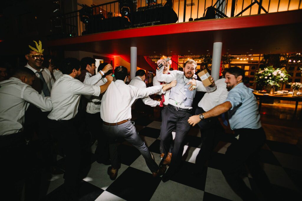 Matrimonio de Cata y Jose en Santiago, Estadio Español – foto de Antonio Orellana (185)